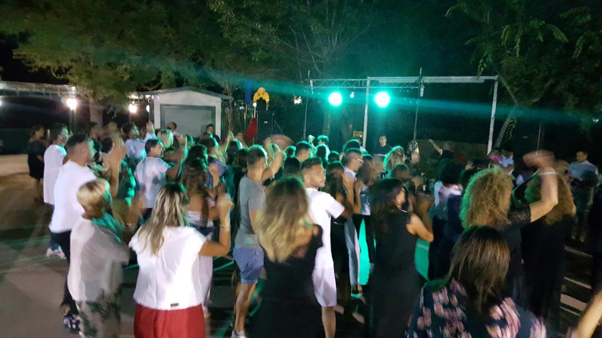 Mattinata Camping מראה חיצוני תמונה